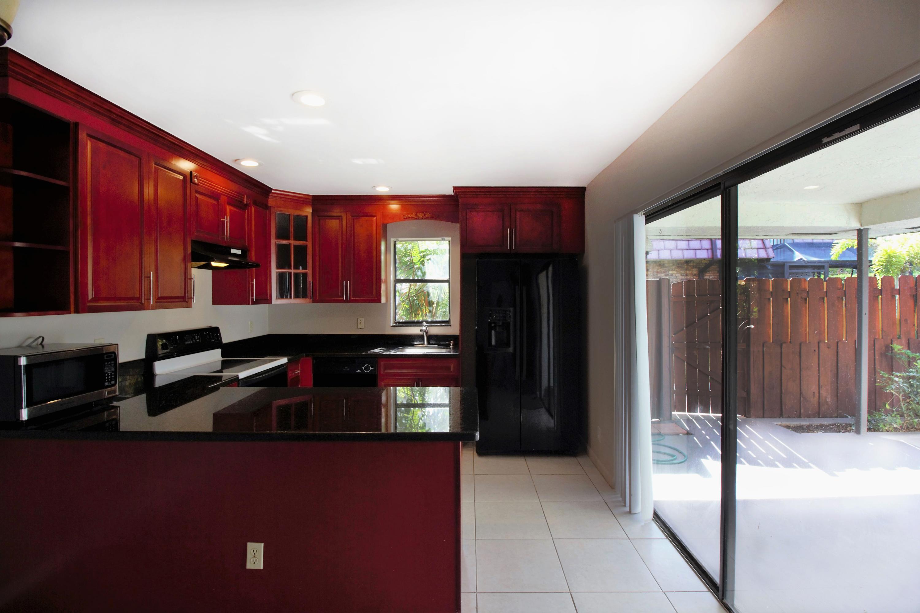 7619 Courtyard Run West Boca Raton, FL 33433 - Photo 8 of 20 KITCHEN 1 (2)
