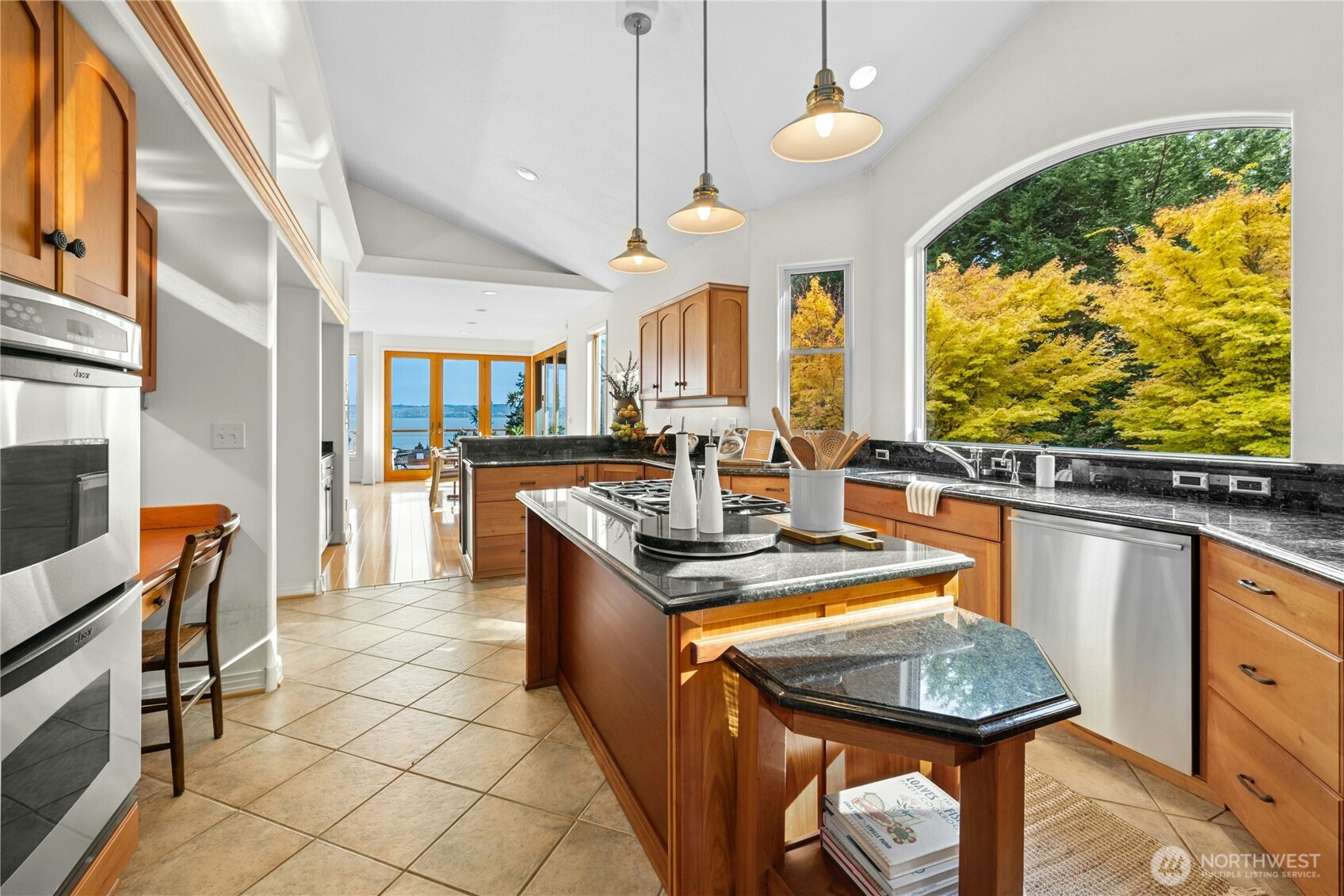21322 President Point Road Northeast Kingston, WA 98346 - Photo 10 of 35