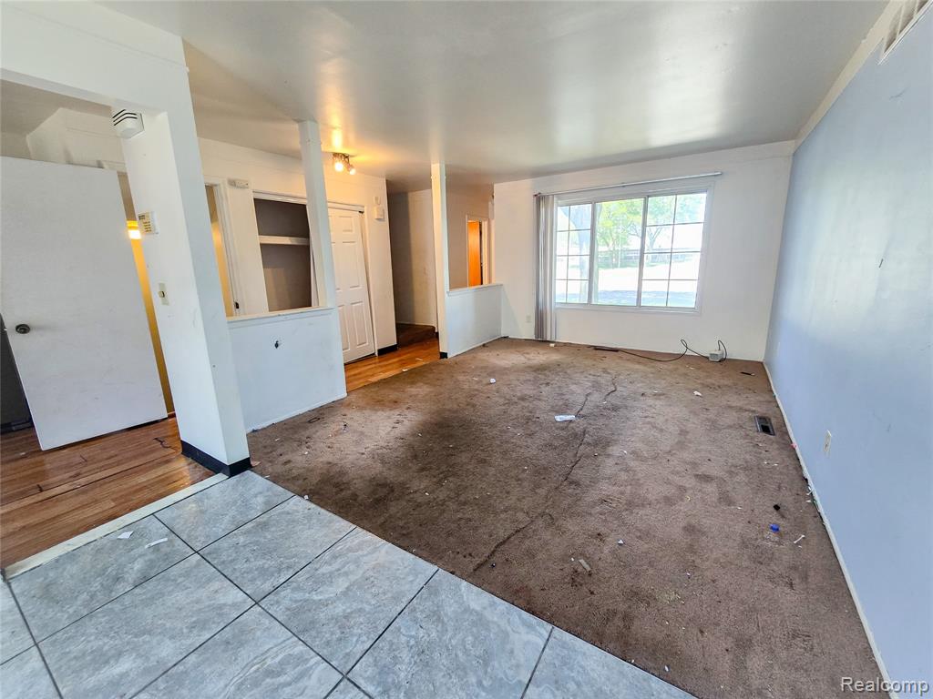19942 Vernier Road Harper Woods, MI 48225 - Photo 4 of 18