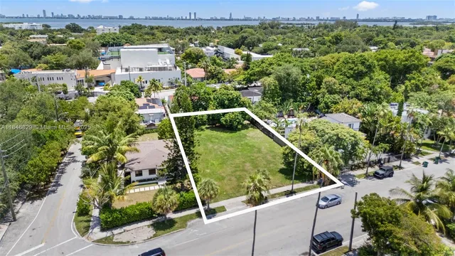 $915,000 | 5969 Northeast 4th Court, Miami, FL 33137