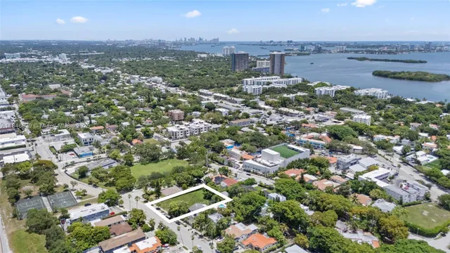 $915,000 | 5969 Northeast 4th Court, Miami, FL 33137