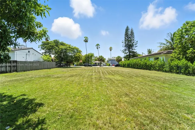 $915,000 | 5969 Northeast 4th Court, Miami, FL 33137