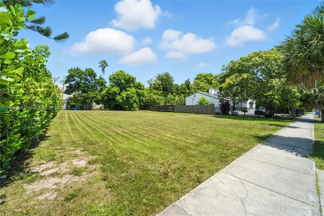 $915,000 | 5969 Northeast 4th Court, Miami, FL 33137