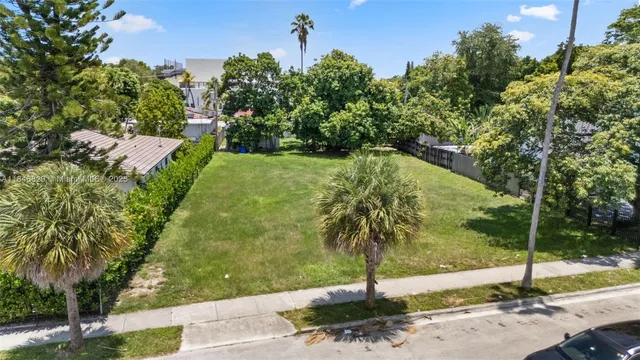 $915,000 | 5969 Northeast 4th Court, Miami, FL 33137