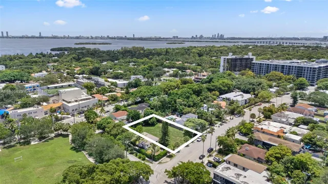 $915,000 | 5969 Northeast 4th Court, Miami, FL 33137