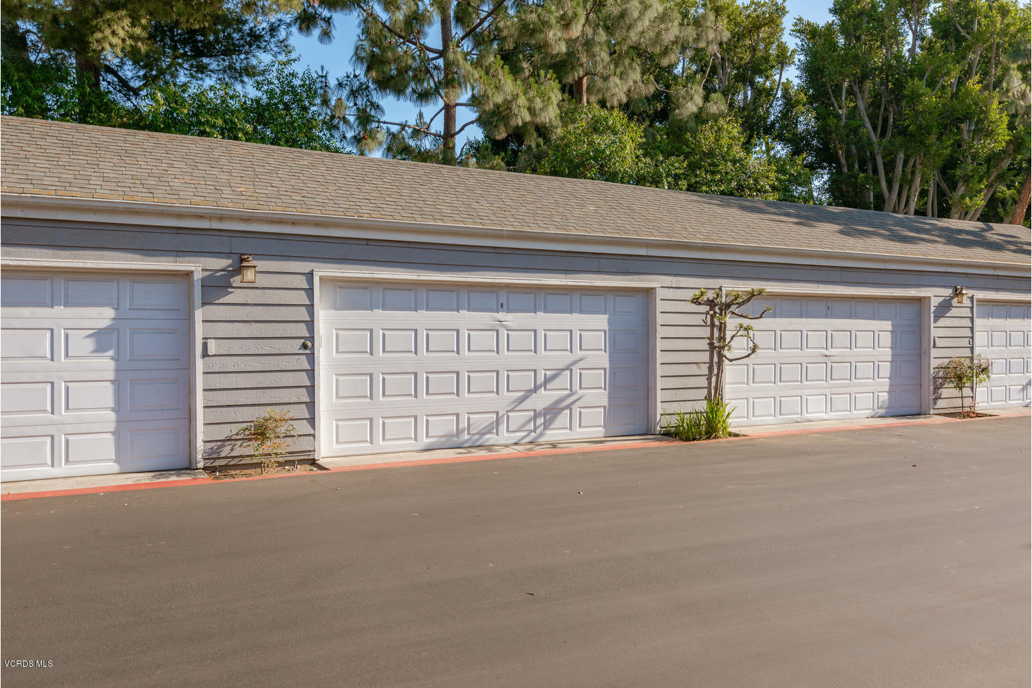 641 Arneill Road Camarillo, CA 93010 - Photo 16 of 17 641 Arneill Rd-015-16-Garage View-MLS_Si