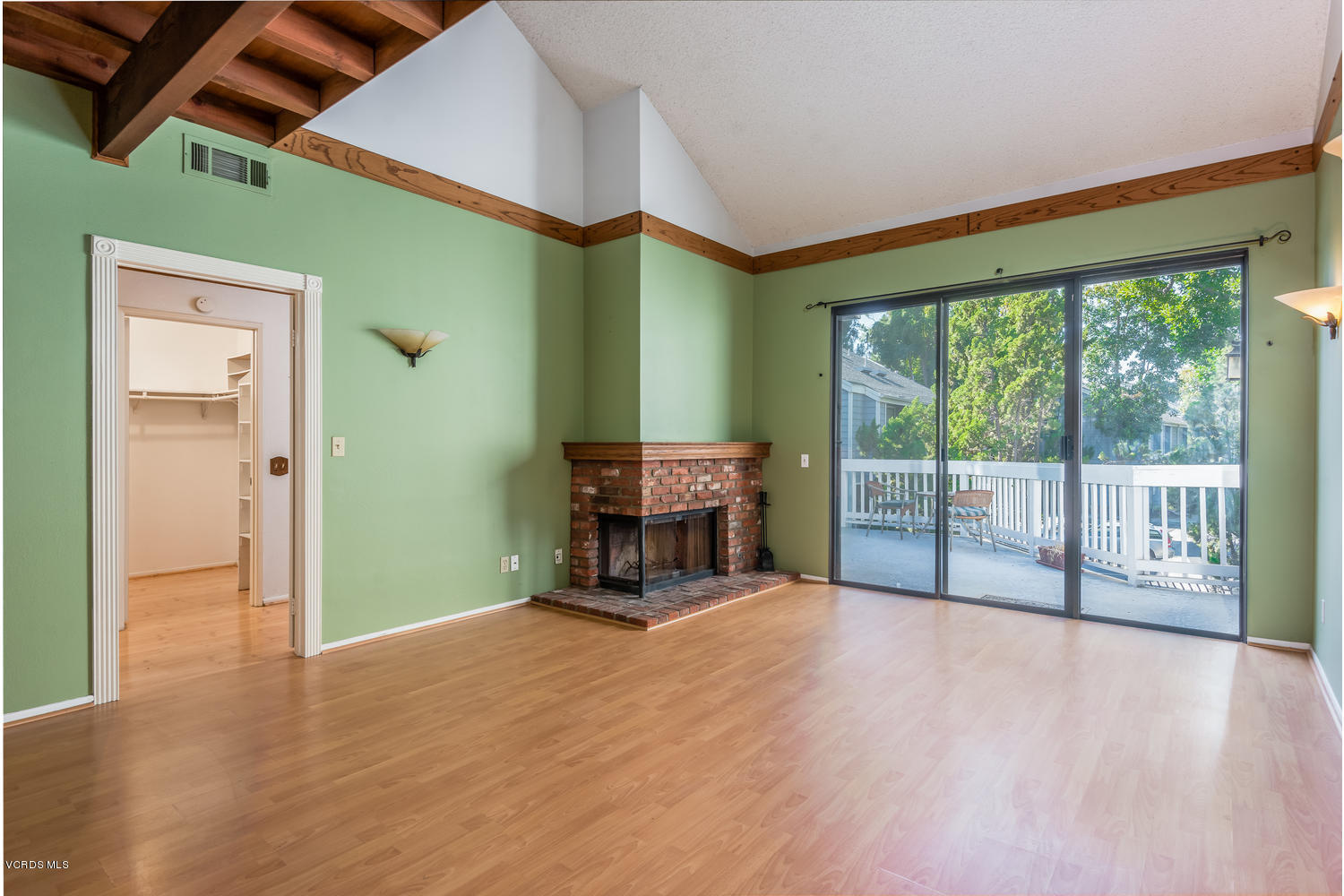 641 Arneill Road Camarillo, CA 93010 - Photo 3 of 17 641 Arneill Rd-002-7-Living Area-MLS_Siz