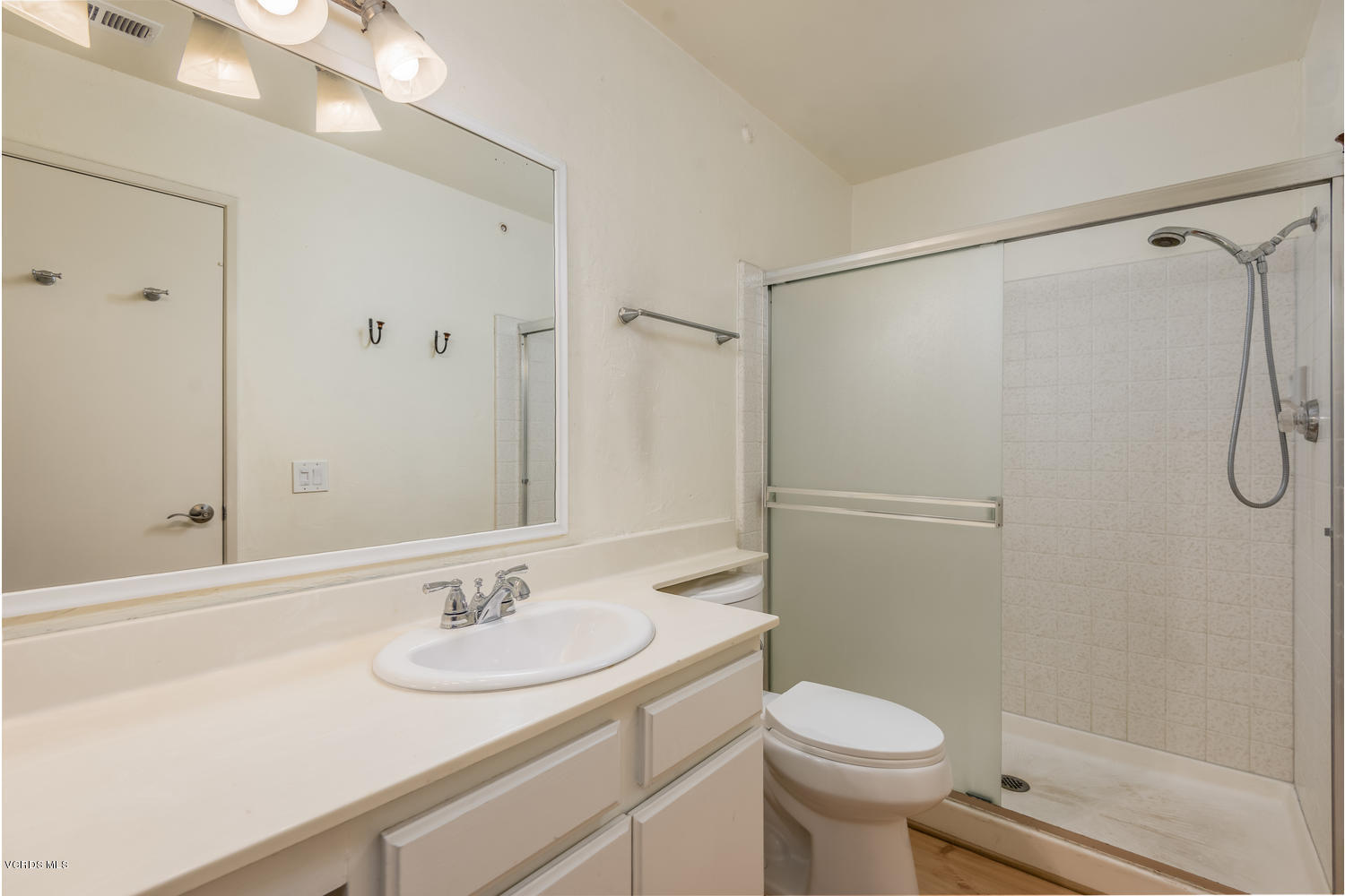 641 Arneill Road Camarillo, CA 93010 - Photo 9 of 17 641 Arneill Rd-008-3-Master Bathroom-MLS