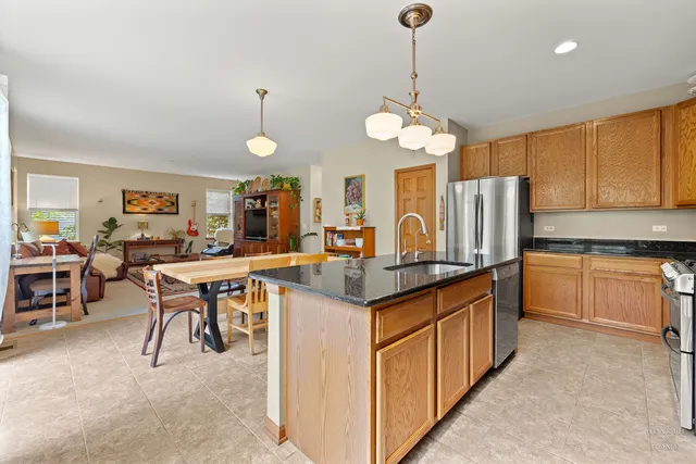 $485,000 | 365 Oakmont Drive, Cary, IL 60013