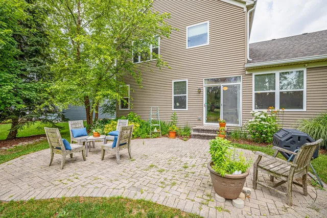 $485,000 | 365 Oakmont Drive, Cary, IL 60013