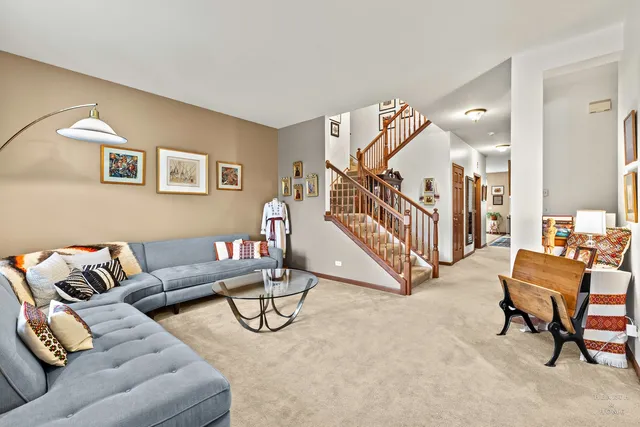 $485,000 | 365 Oakmont Drive, Cary, IL 60013