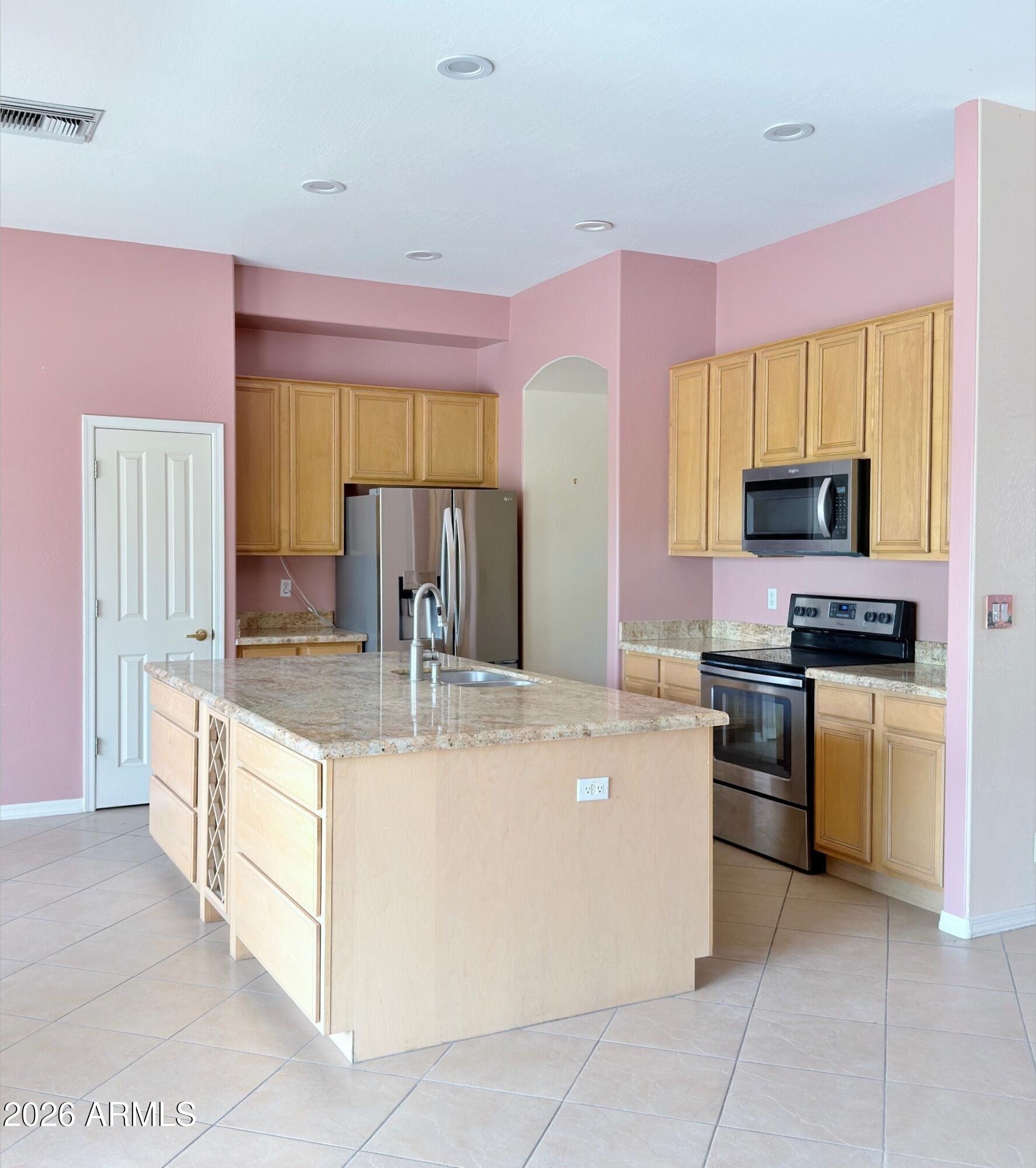 1127 East Joy Ranch Road Phoenix, AZ 85086 - Photo 5 of 55 33