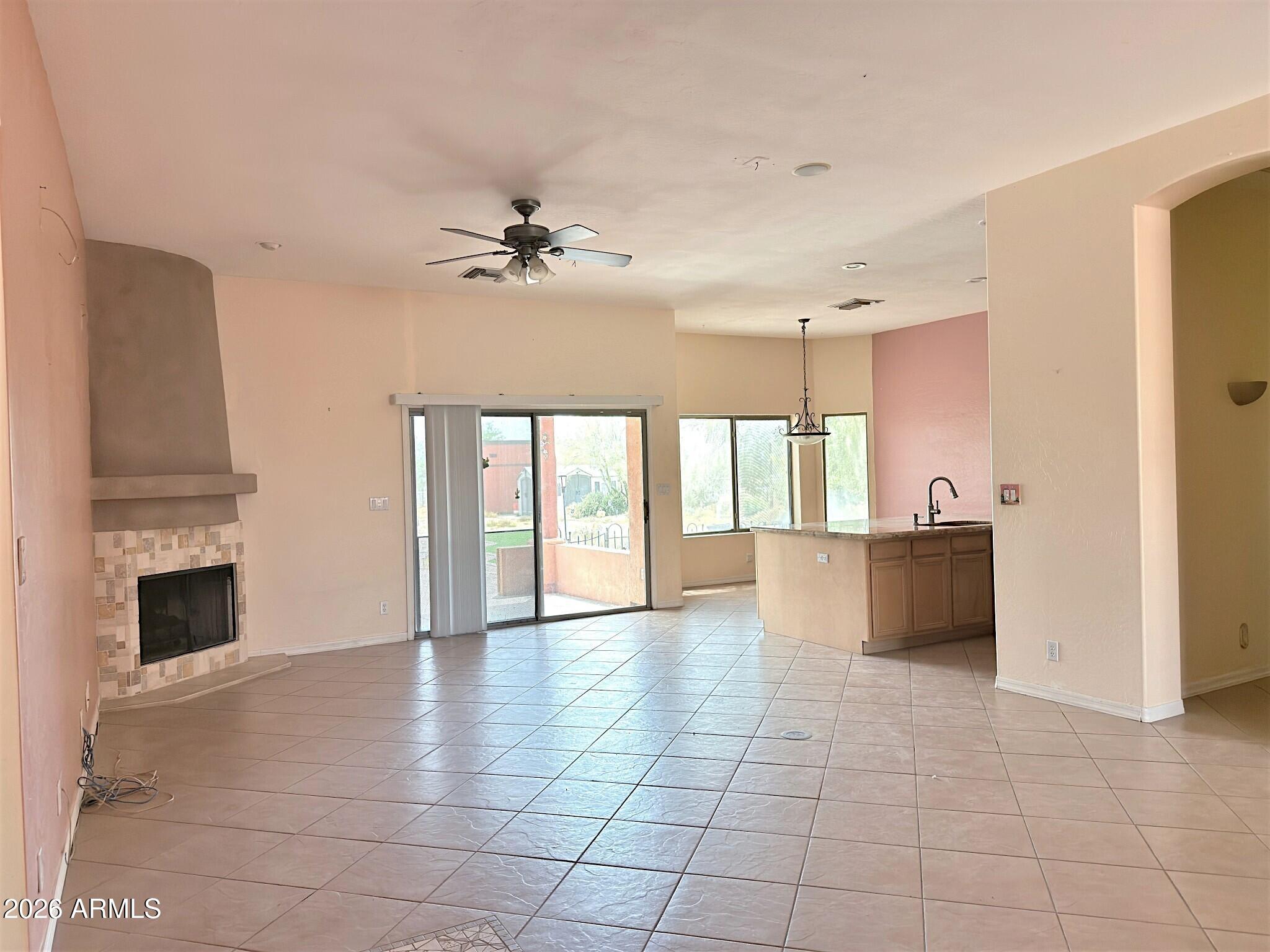 1127 East Joy Ranch Road Phoenix, AZ 85086 - Photo 9 of 55 42