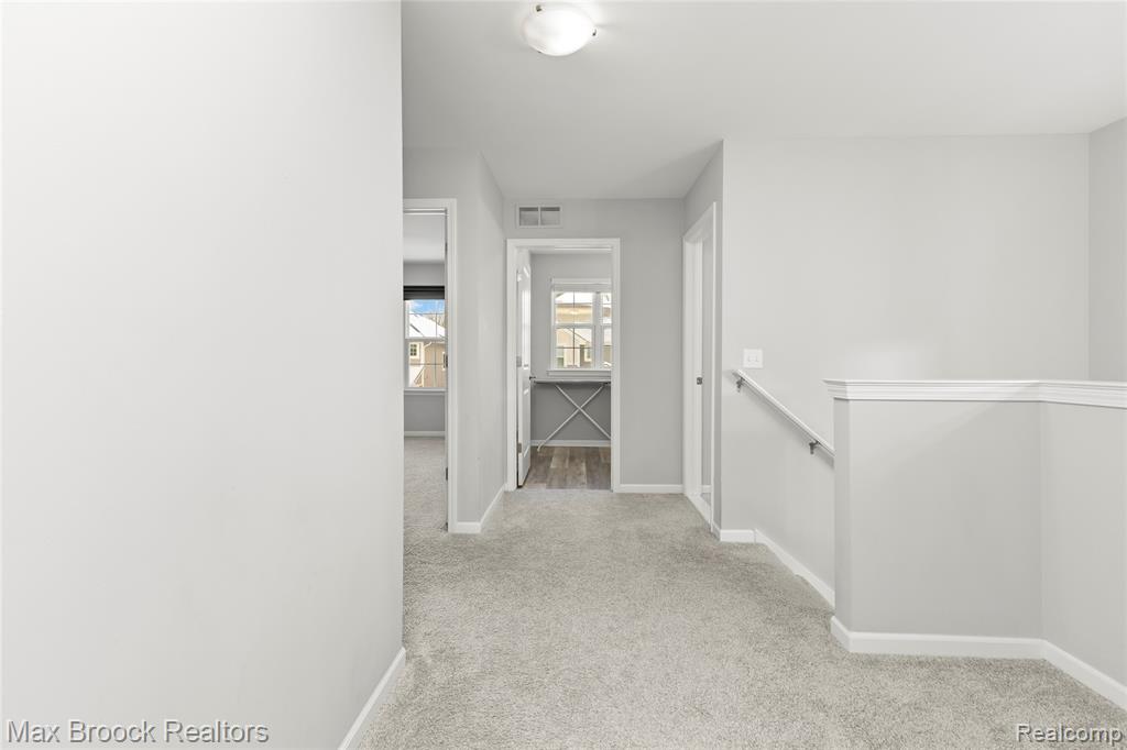 4211 Kent Road Royal Oak, MI 48073 - Photo 31 of 54