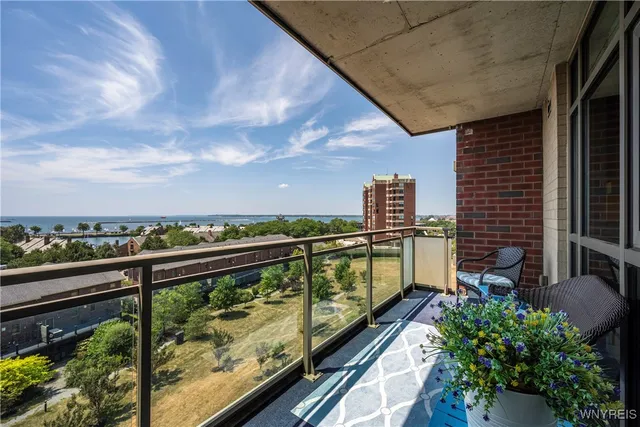 $574,900 | 132 Lakefront Boulevard, Unit 504, Buffalo, NY 14202