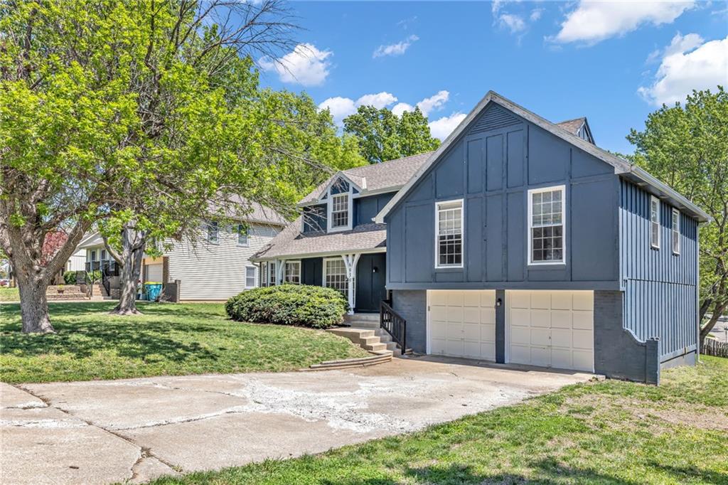 6939 Widmer Road Shawnee, KS 66216 - Photo 2 of 33