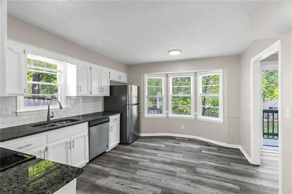 6939 Widmer Road Shawnee, KS 66216 - Photo 9 of 33