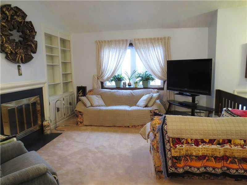 105 Heck Road Sarver, PA 16055 - Photo 6 of 16 Living Room. Bay window