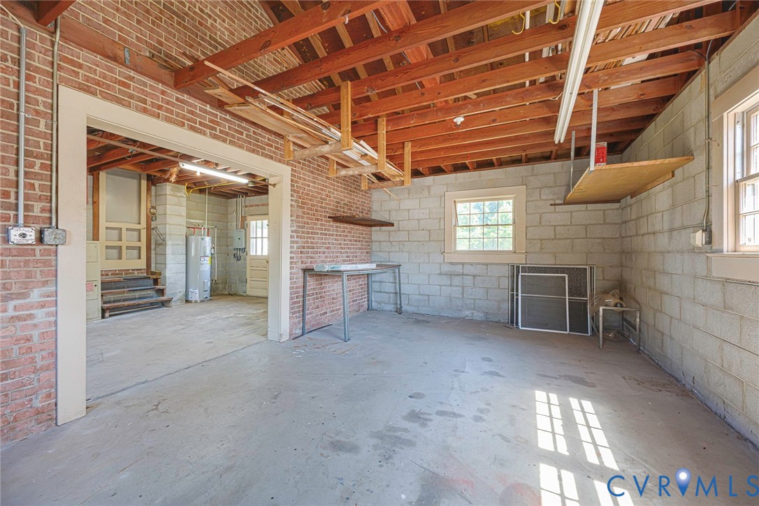 7514 Cold Harbor Road Mechanicsville, VA 23111 - Photo 34 of 34 644 sq. feet of garage space- not included in the