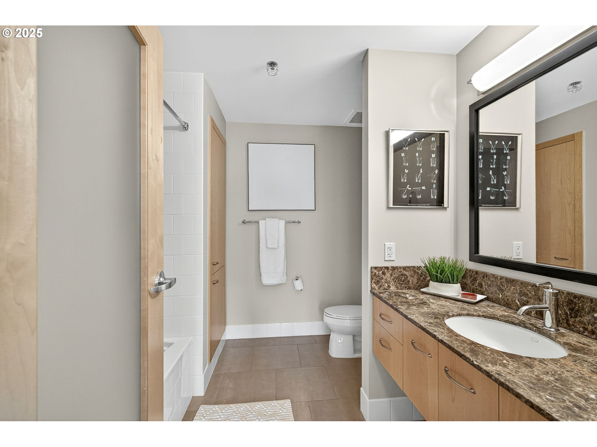 1221 Southwest 10th Avenue, Unit 306 Portland, OR 97205 - Photo 21 of 48 Bedroom, Primary