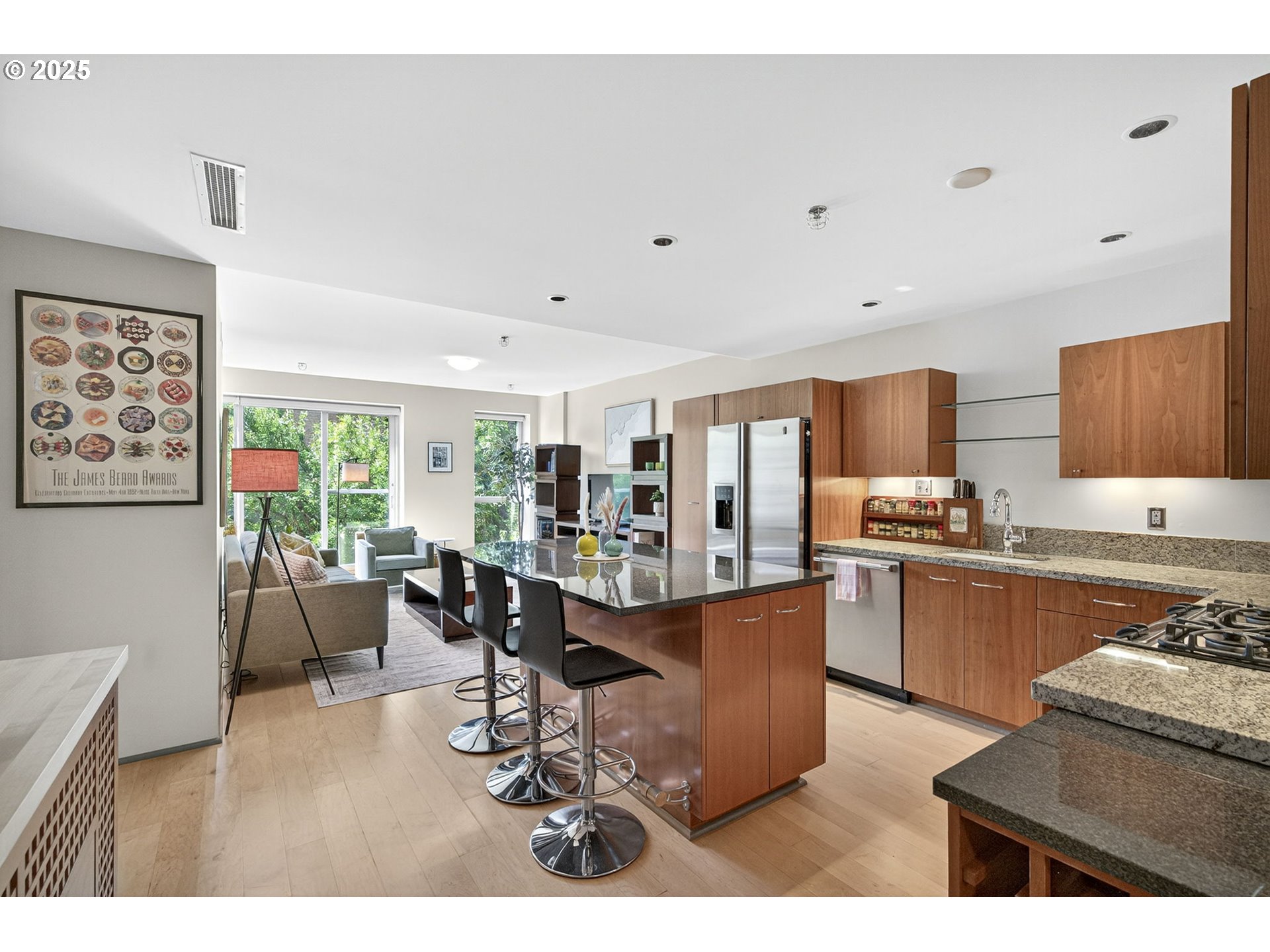 1221 Southwest 10th Avenue, Unit 306 Portland, OR 97205 - Photo 3 of 48 Entrance/Foyer