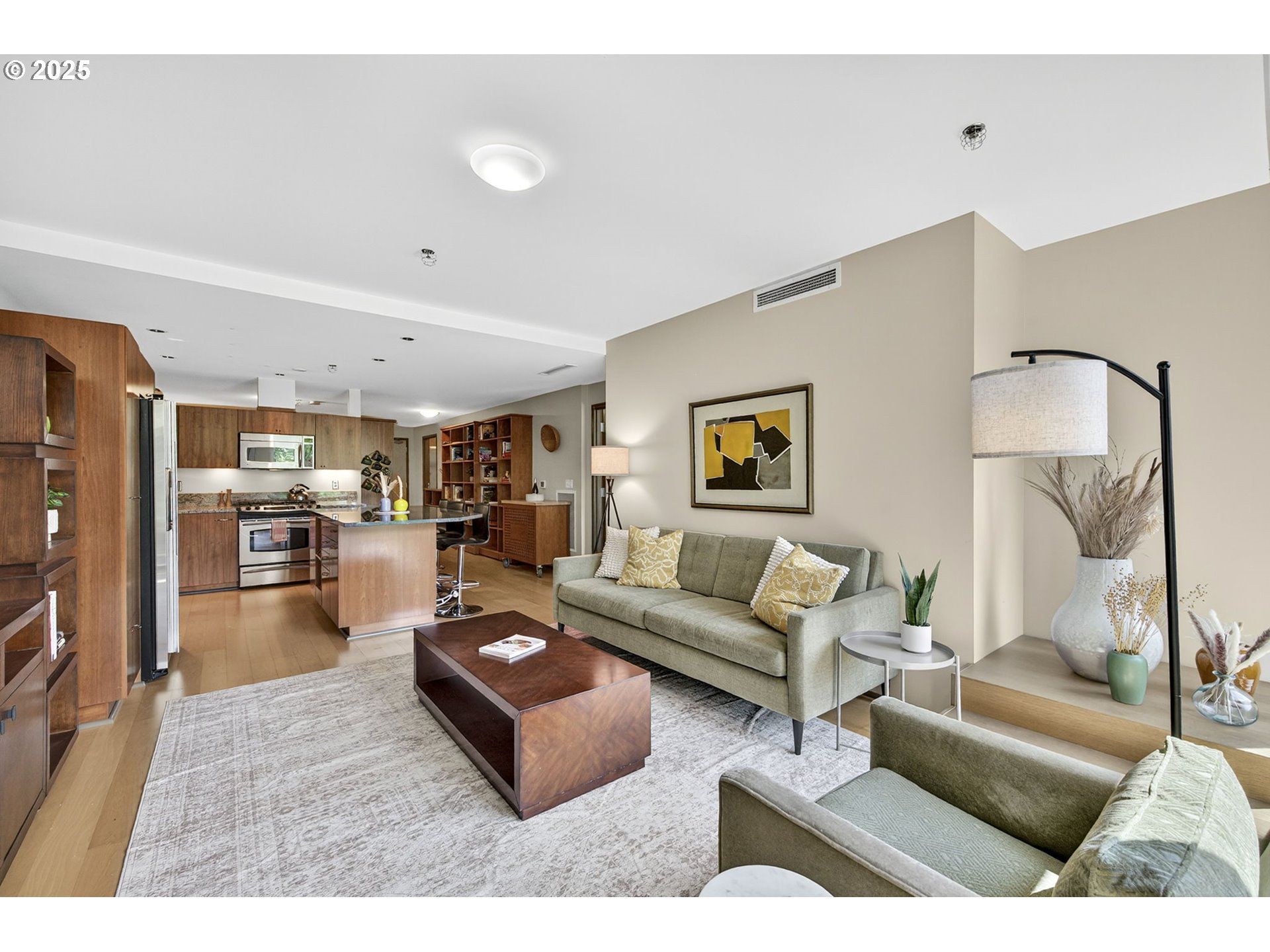 1221 Southwest 10th Avenue, Unit 306 Portland, OR 97205 - Photo 5 of 48 Living Room