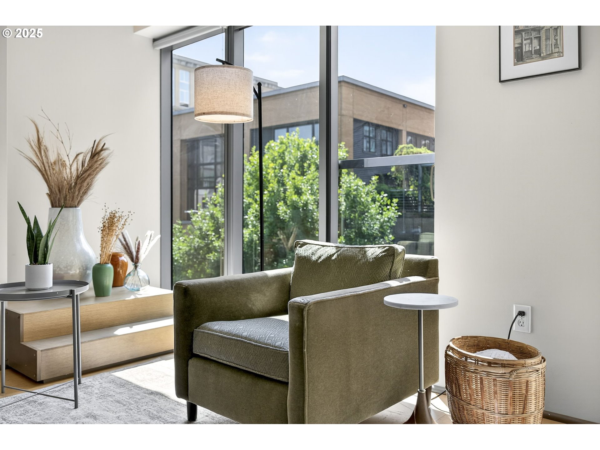 1221 Southwest 10th Avenue, Unit 306 Portland, OR 97205 - Photo 10 of 48 Living Room