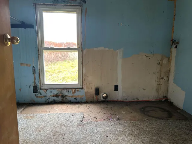 $67,750 | 490 4th Street, Benton Harbor, MI 49022