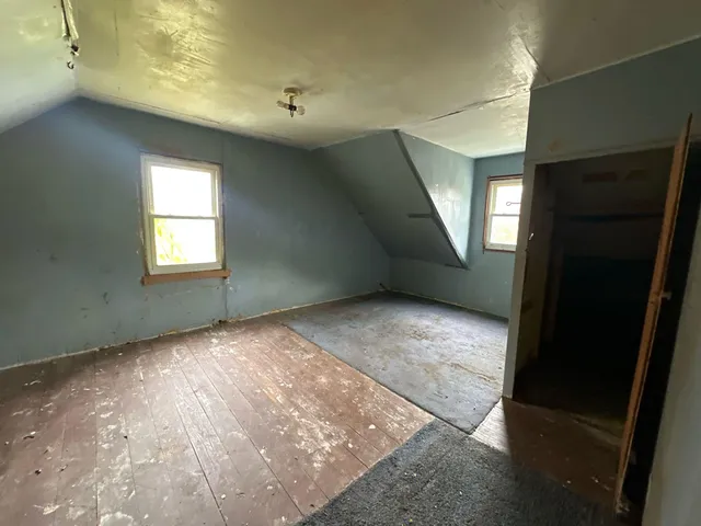 $67,750 | 490 4th Street, Benton Harbor, MI 49022