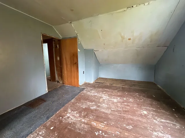 $67,750 | 490 4th Street, Benton Harbor, MI 49022