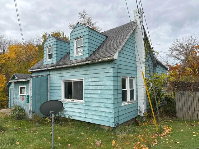 $67,750 | 490 4th Street, Benton Harbor, MI 49022