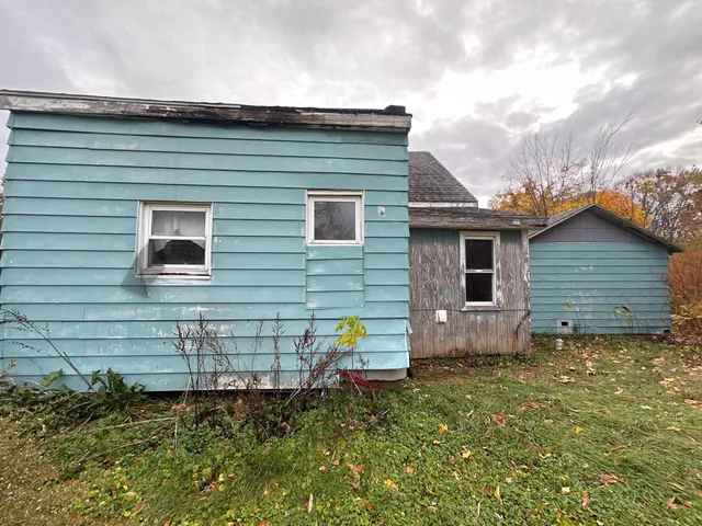 $67,750 | 490 4th Street, Benton Harbor, MI 49022