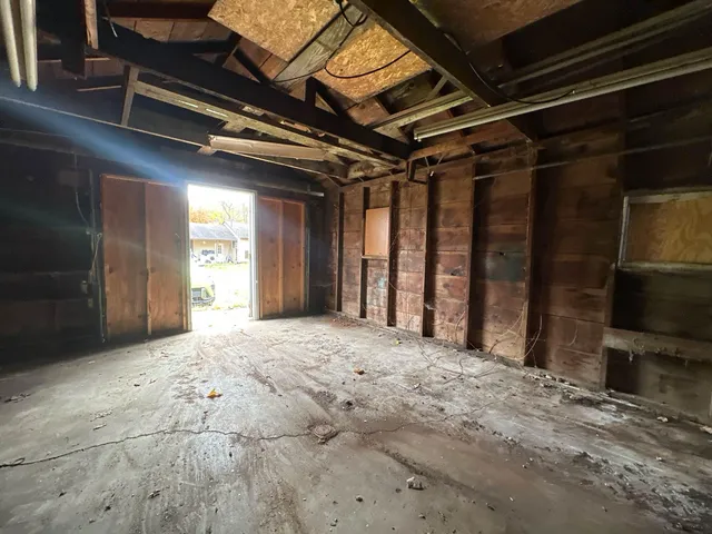 $67,750 | 490 4th Street, Benton Harbor, MI 49022