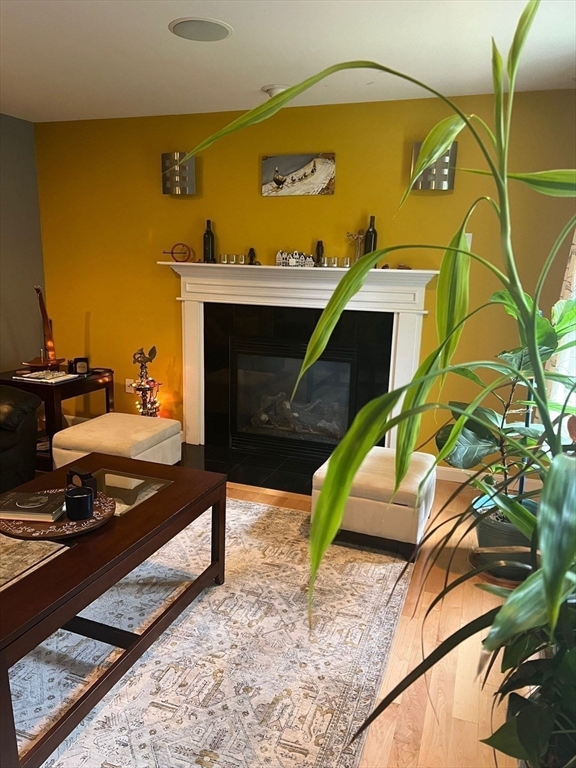 76 Stagecoach Road Holliston, MA 01746 - Photo 4 of 37