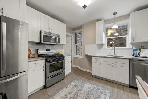 $829,000 | 37 Grove Street, Unit 2, Boston, MA 02114