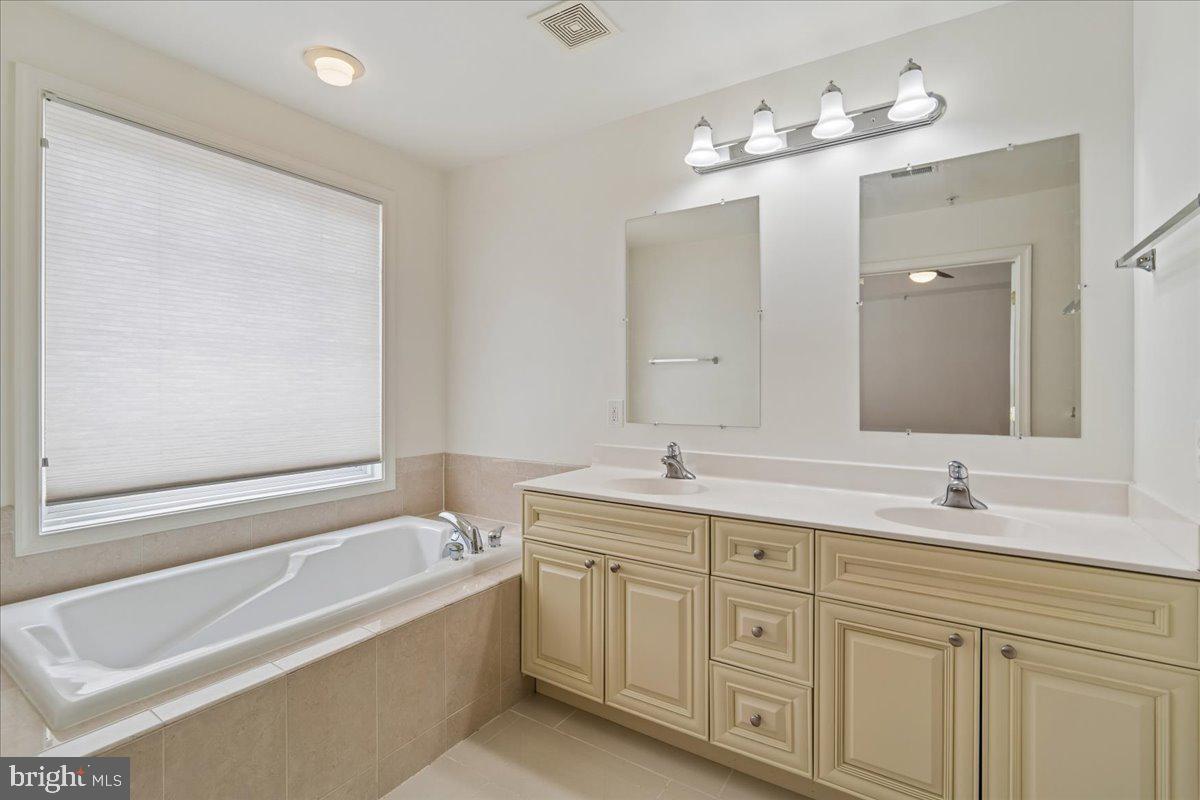 11516 Clairmont View Way Silver Spring, MD 20902 - Photo 25 of 34 Owner's private suite style bathroom