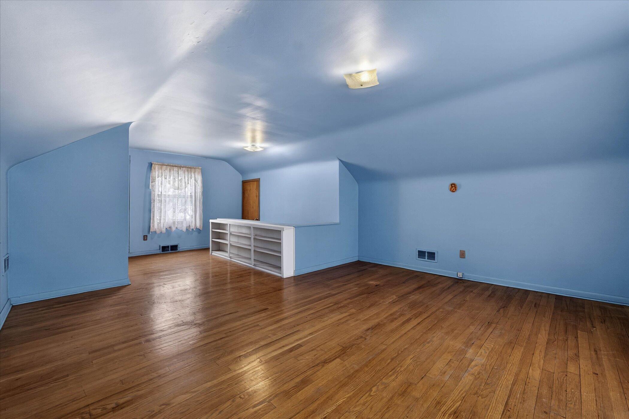 11101 Craft Street Detroit, MI 48224 - Photo 17 of 28 24-11101-Craft-St-Detroit-MI-48224-Windo