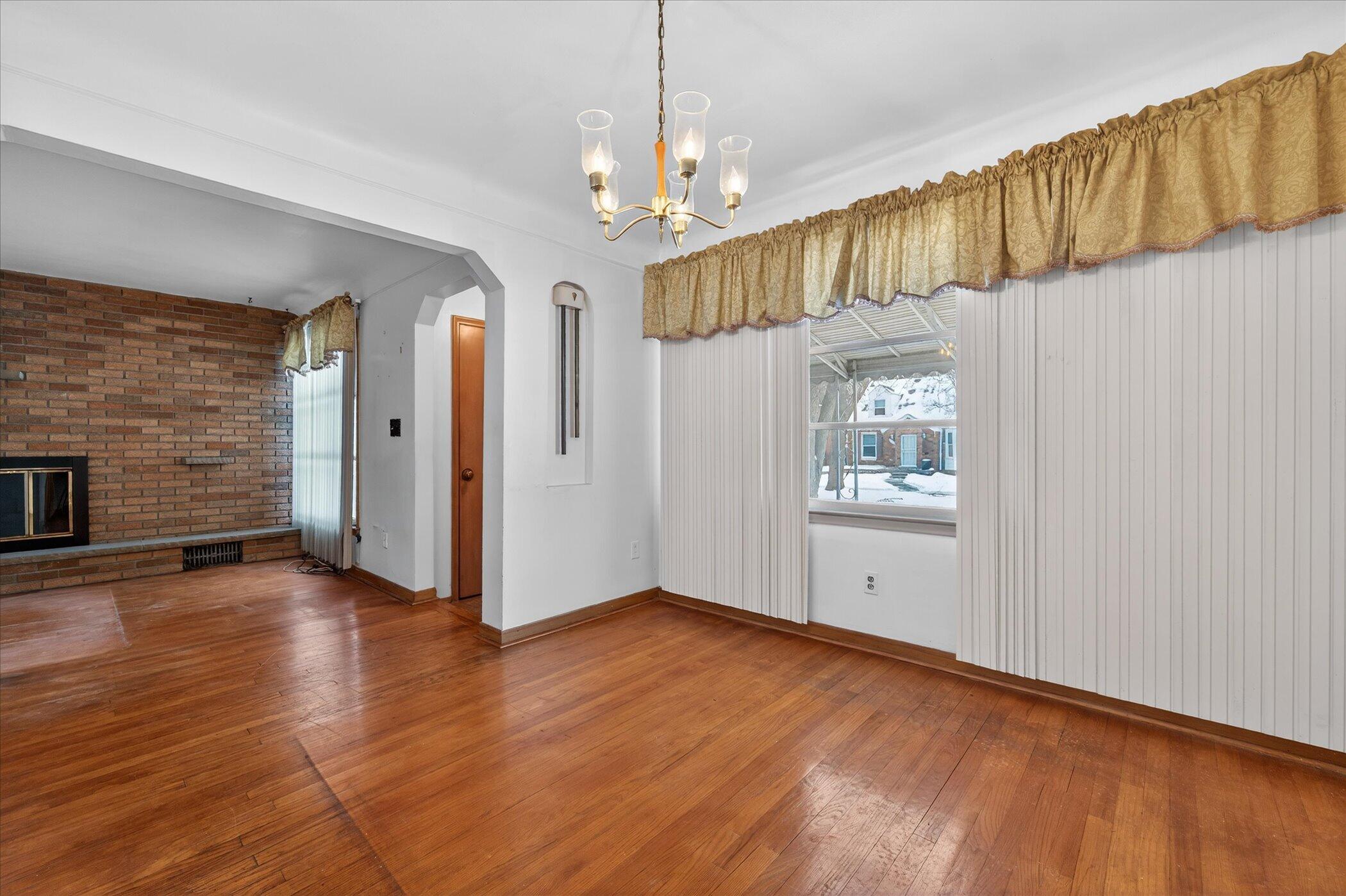 11101 Craft Street Detroit, MI 48224 - Photo 9 of 28 12-11101-Craft-St-Detroit-MI-48224-Windo