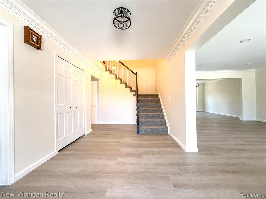 650 Deerfield Court Rochester Hills, MI 48309 - Photo 11 of 35