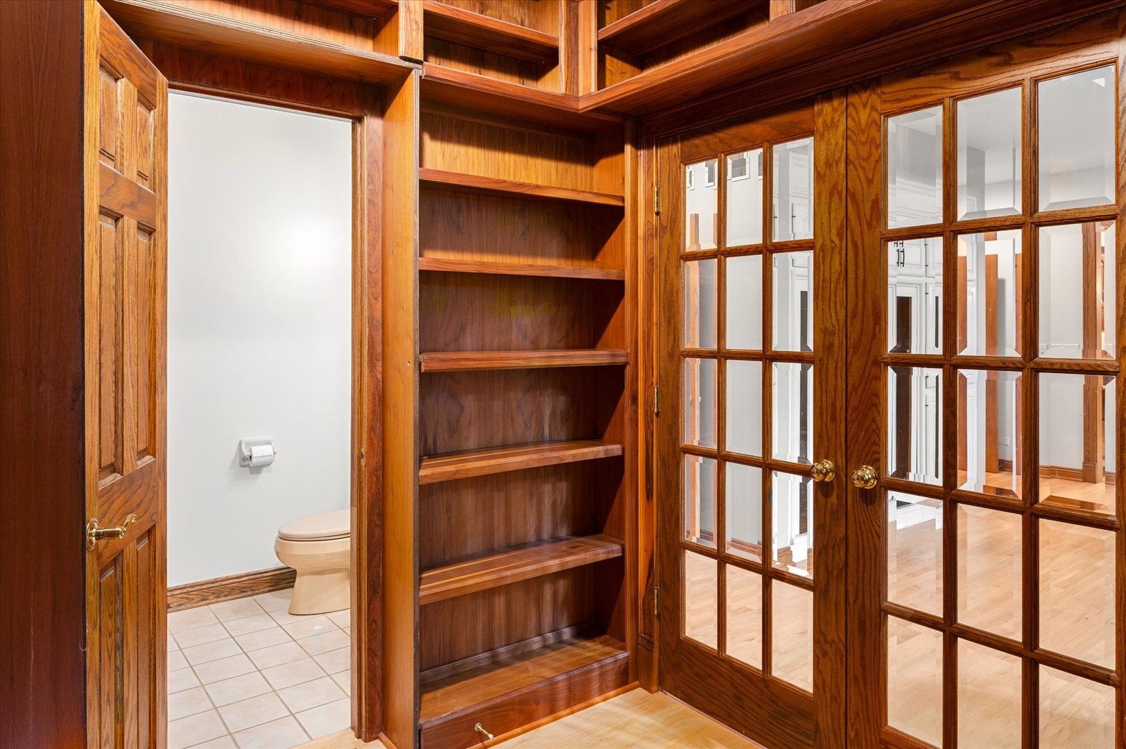 5N847 Surrey Road Wayne, IL 60184 - Photo 15 of 45 a view of front door