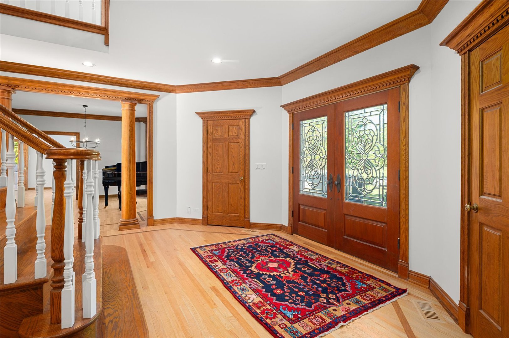 5N847 Surrey Road Wayne, IL 60184 - Photo 4 of 45 a view of an entryway with a rug