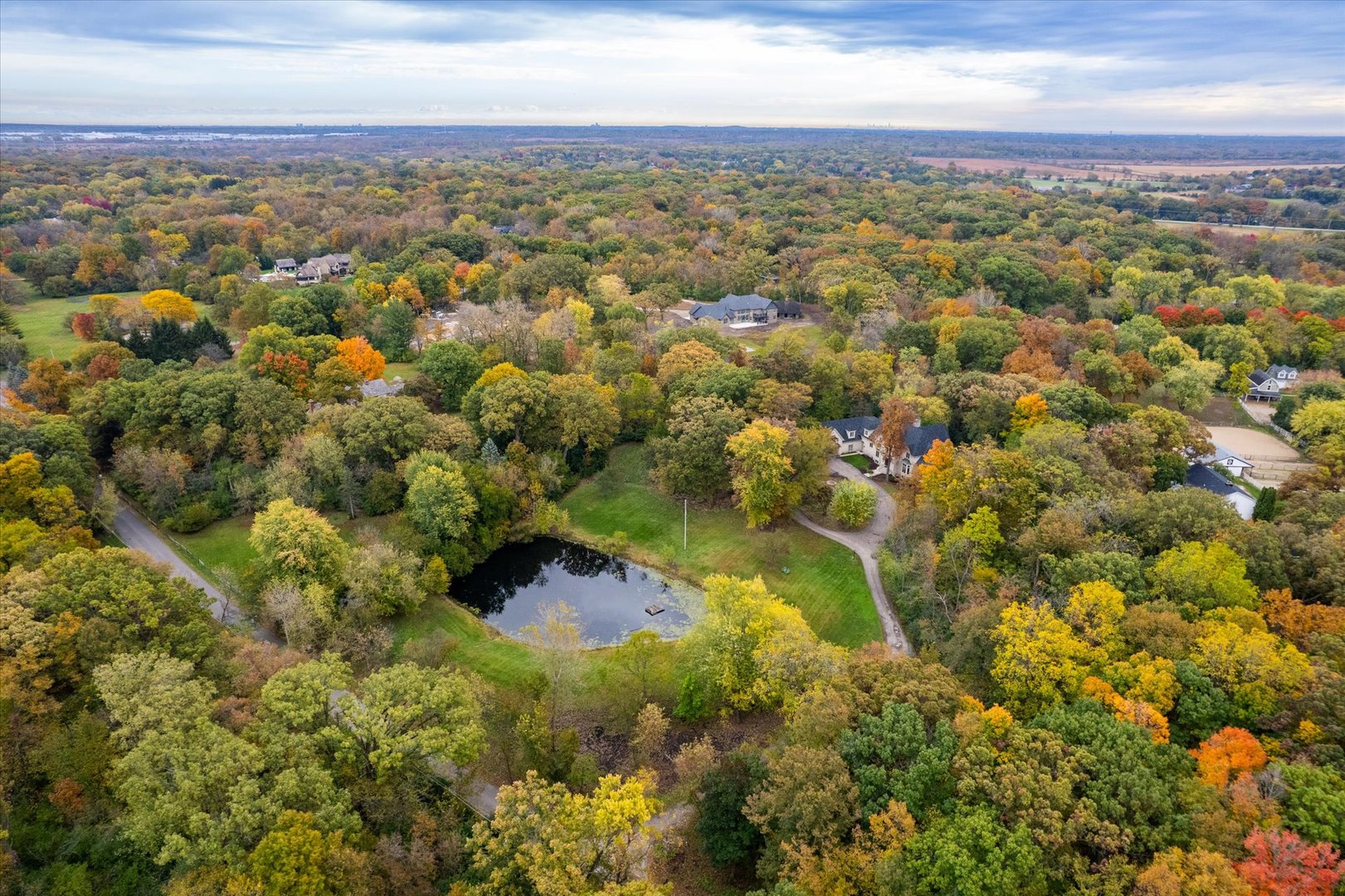 5N847 Surrey Road Wayne, IL 60184 - Photo 45 of 45 a view of a city with an outdoor space