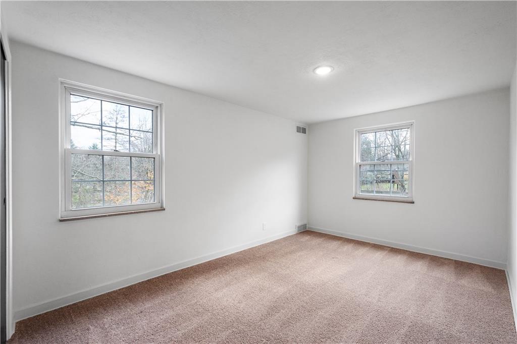 1255 Hazlett Road Pittsburgh, PA 15237 - Photo 17 of 31