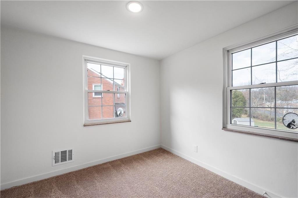 1255 Hazlett Road Pittsburgh, PA 15237 - Photo 21 of 31