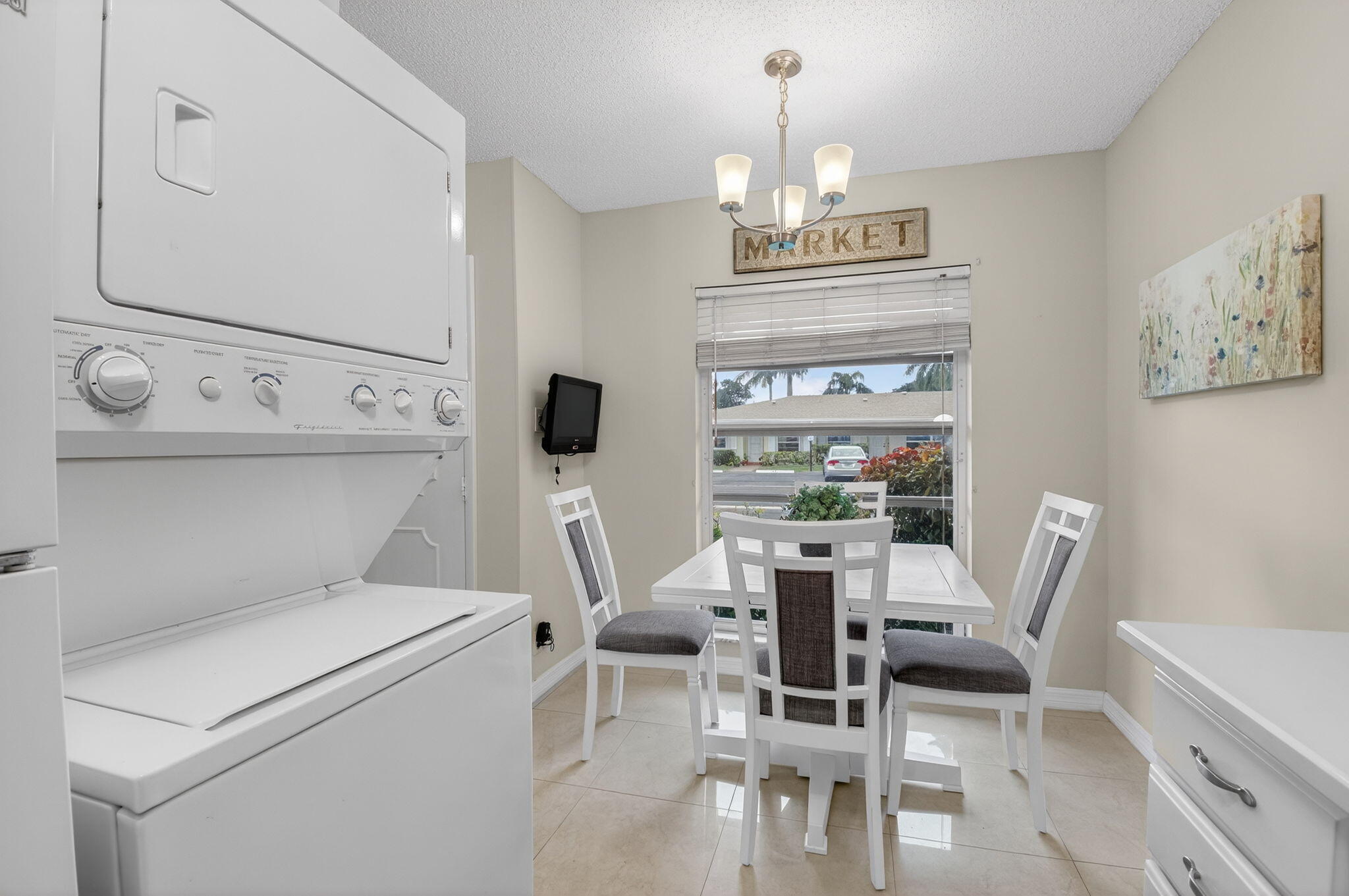 8633 Chevy Chase Drive Boca Raton, FL 33433 - Photo 12 of 43 a view of dining room and window