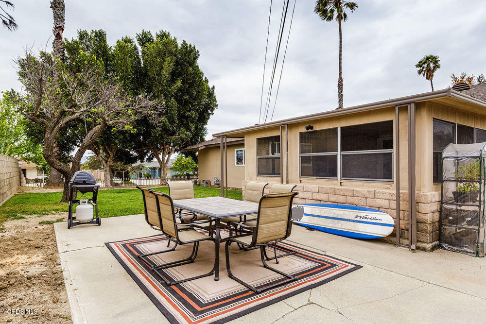 691 Marsh Rondo Camarillo, CA 93010 - Photo 13 of 15 15_back_of_home
