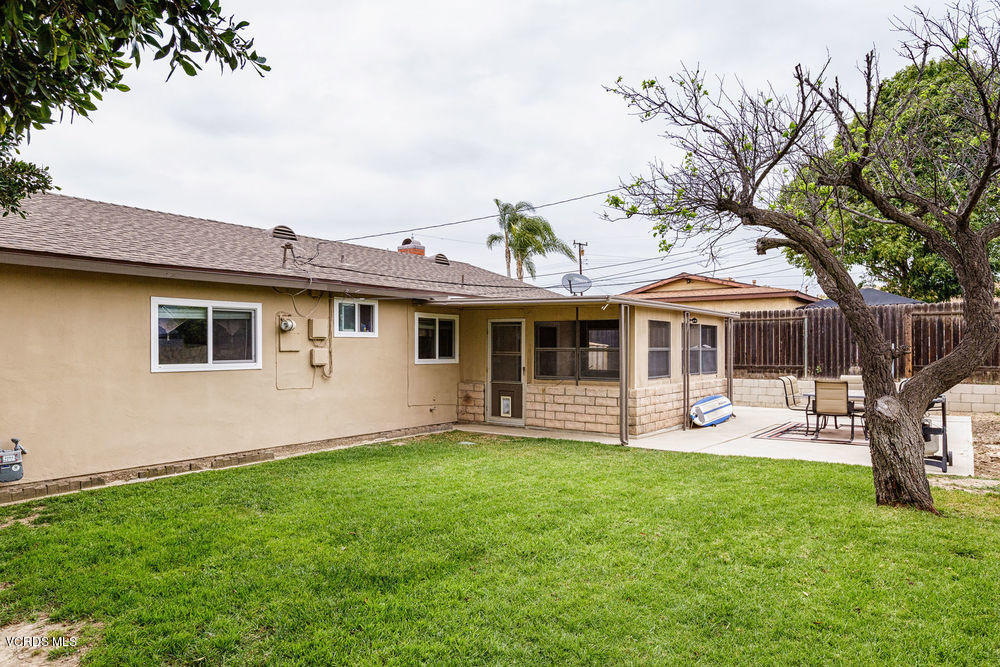 691 Marsh Rondo Camarillo, CA 93010 - Photo 14 of 15 16_back_yard