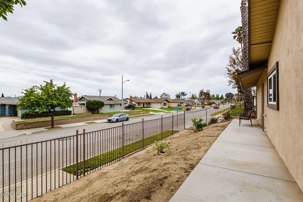 691 Marsh Rondo Camarillo, CA 93010 - Photo 15 of 15 17_side_yard