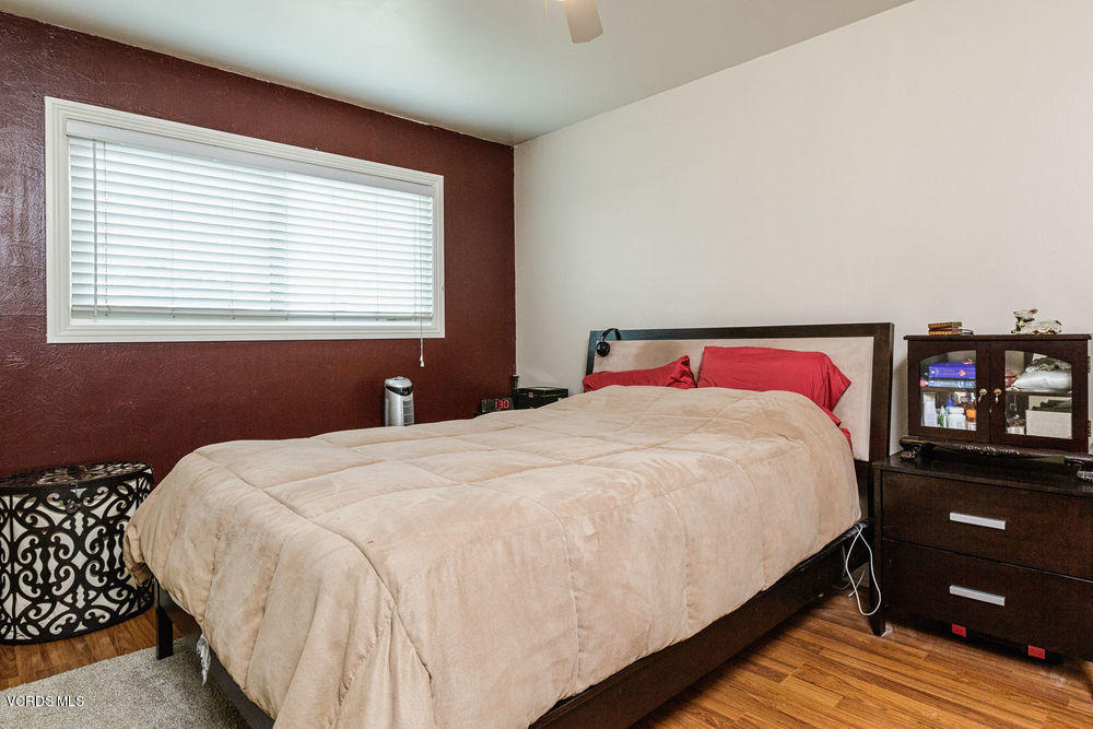 691 Marsh Rondo Camarillo, CA 93010 - Photo 7 of 15 09_master_bedroom_