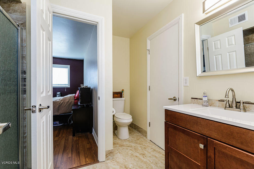 691 Marsh Rondo Camarillo, CA 93010 - Photo 8 of 15 10_master_bath